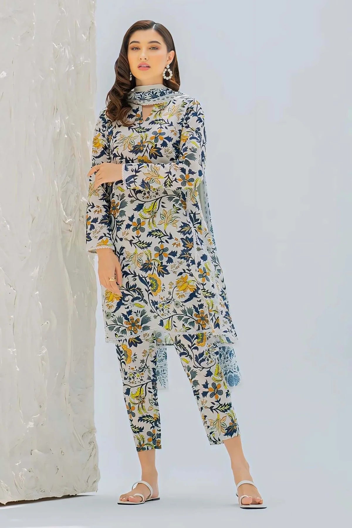 SP 132-3 Piece Unstitched Digital Printed Pure Lawn Suit with Fine Printed Lawn Dupatta