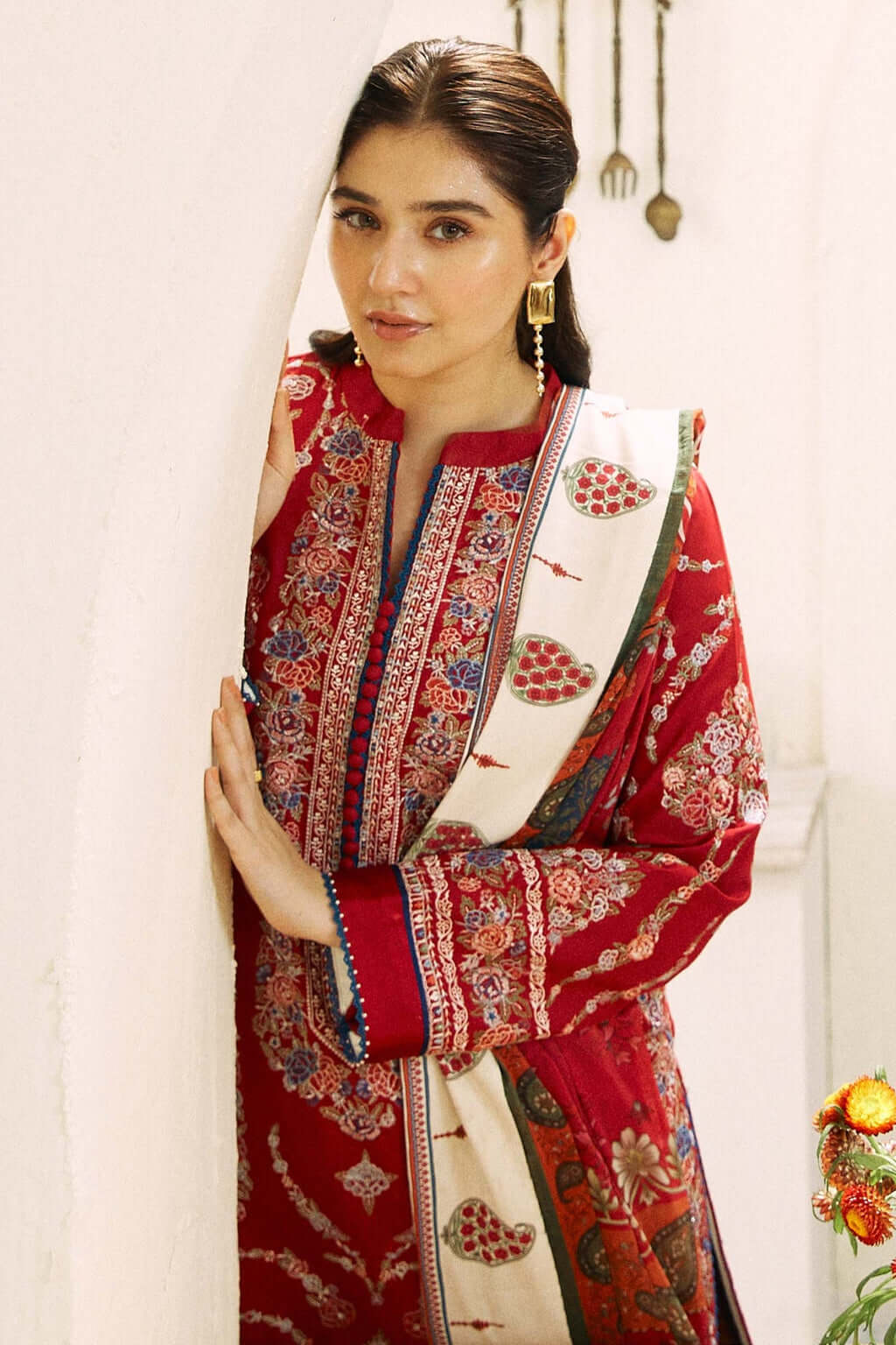ZS 2550-3 Piece Unstitched Heavy Embroidered Pure Lawn Suit with Fine Printed Poly Lawn Dupatta